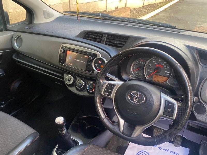 TOYOTA YARIS