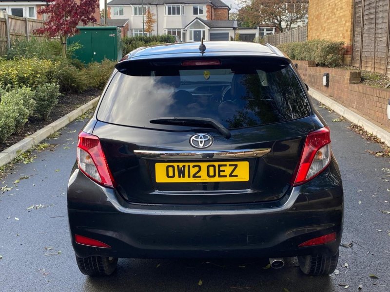 TOYOTA YARIS