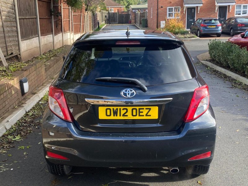 TOYOTA YARIS