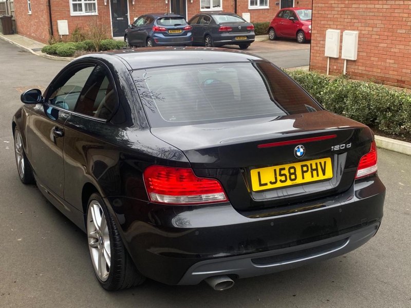 BMW 1 SERIES