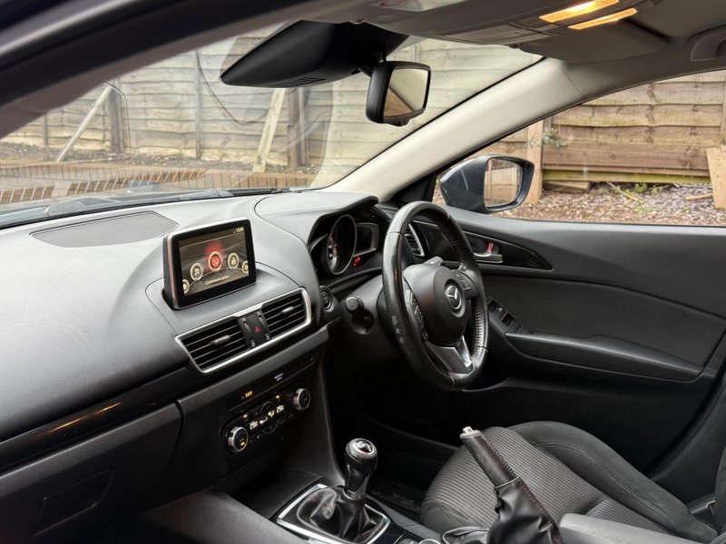 MAZDA MAZDA3