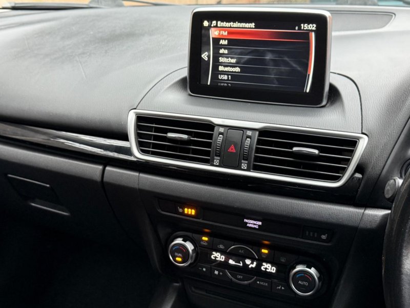 MAZDA MAZDA3
