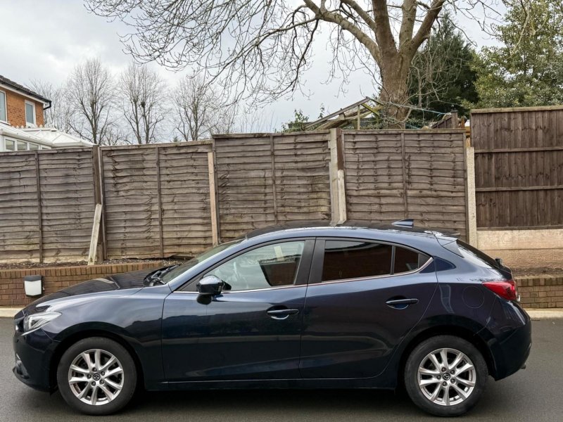 MAZDA MAZDA3