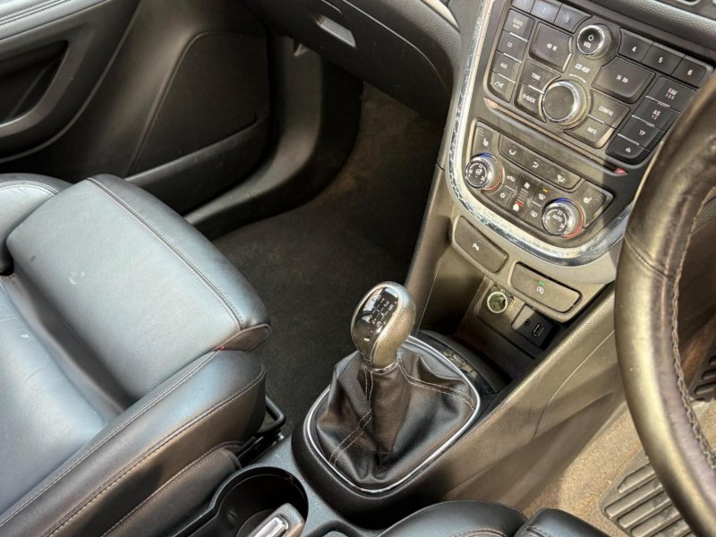 VAUXHALL MOKKA