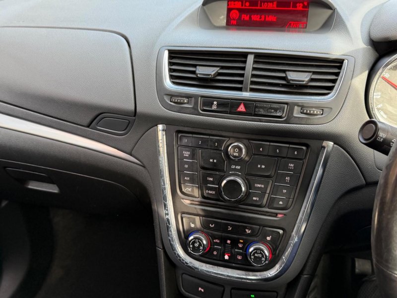 VAUXHALL MOKKA