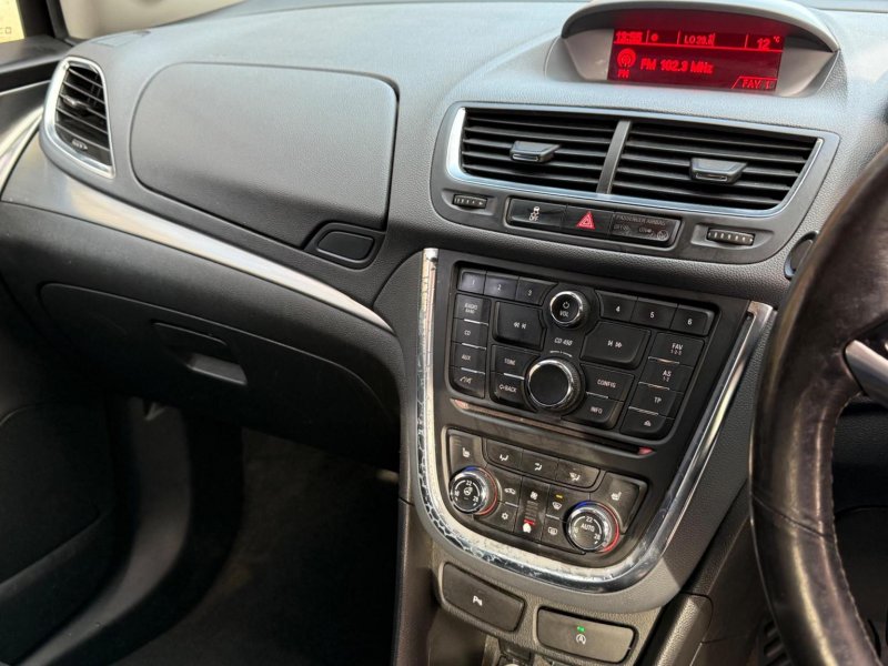 VAUXHALL MOKKA