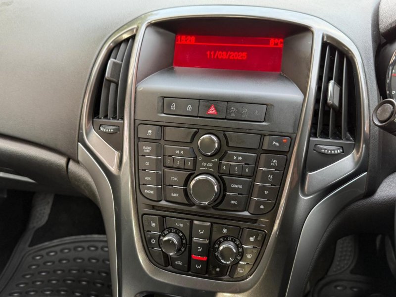 VAUXHALL ASTRA