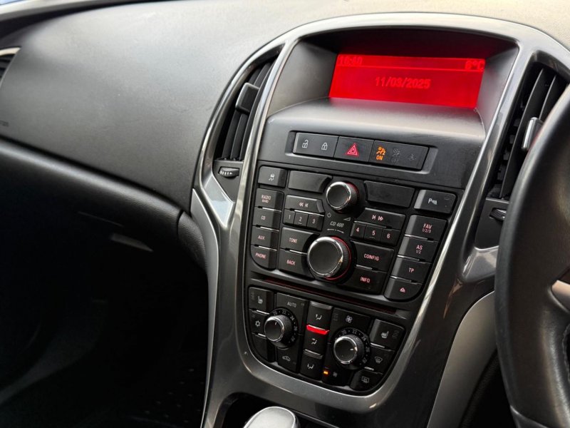 VAUXHALL ASTRA
