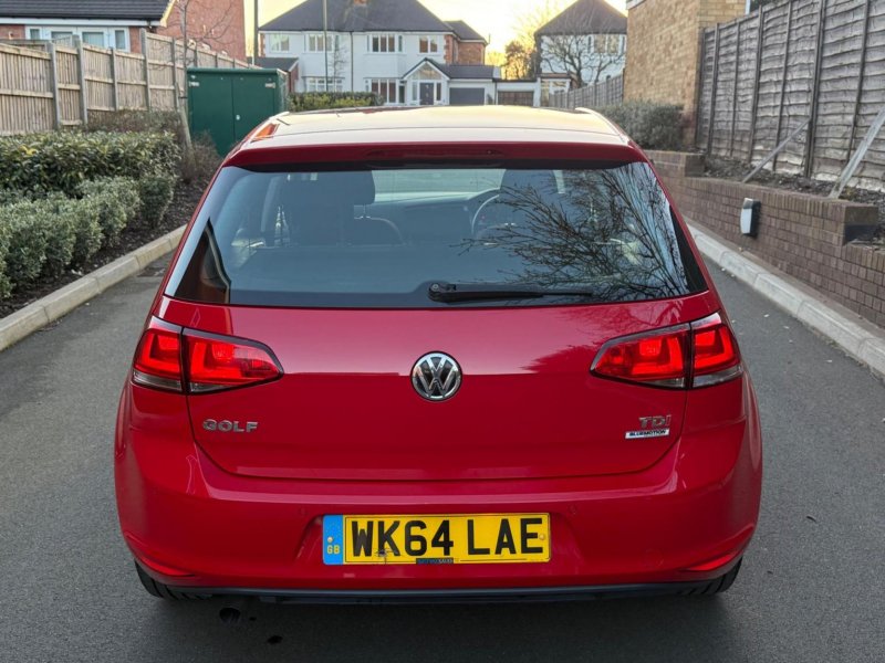 VOLKSWAGEN GOLF