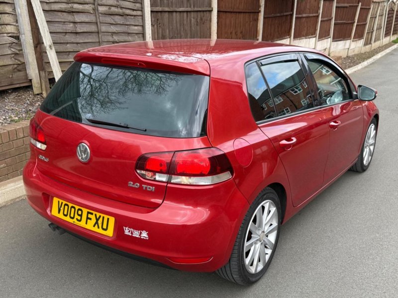VOLKSWAGEN GOLF