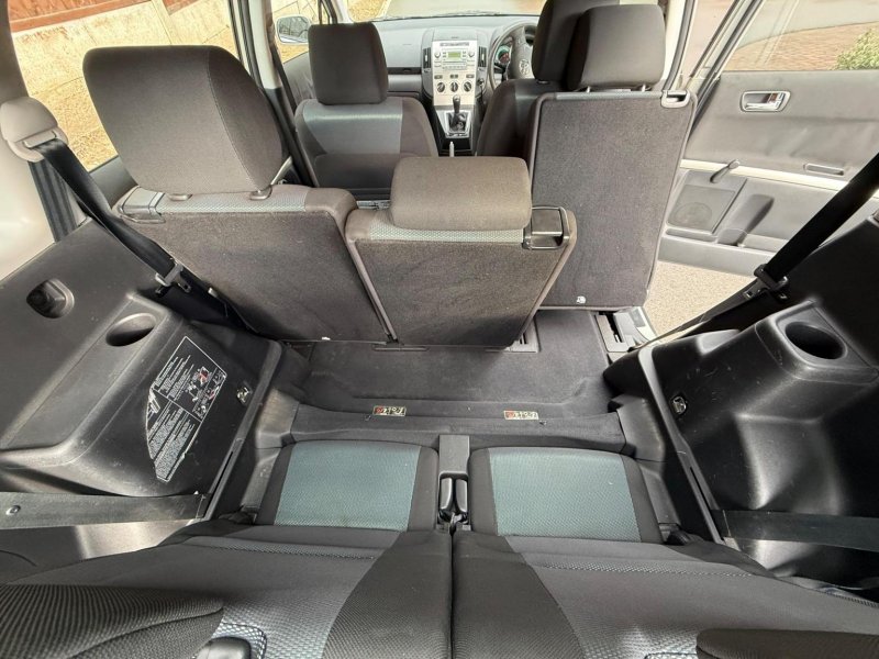 TOYOTA COROLLA VERSO