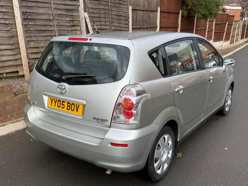 TOYOTA COROLLA VERSO