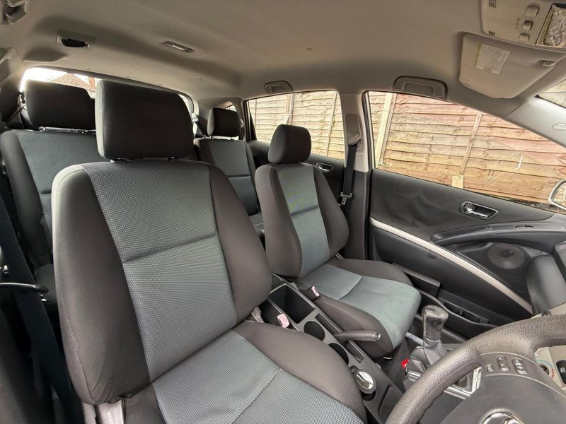 TOYOTA COROLLA VERSO