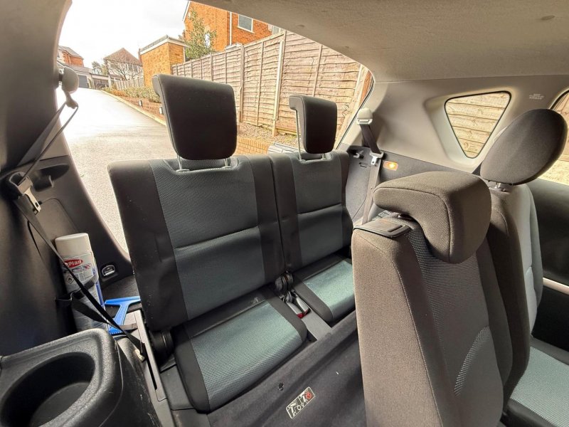 TOYOTA COROLLA VERSO