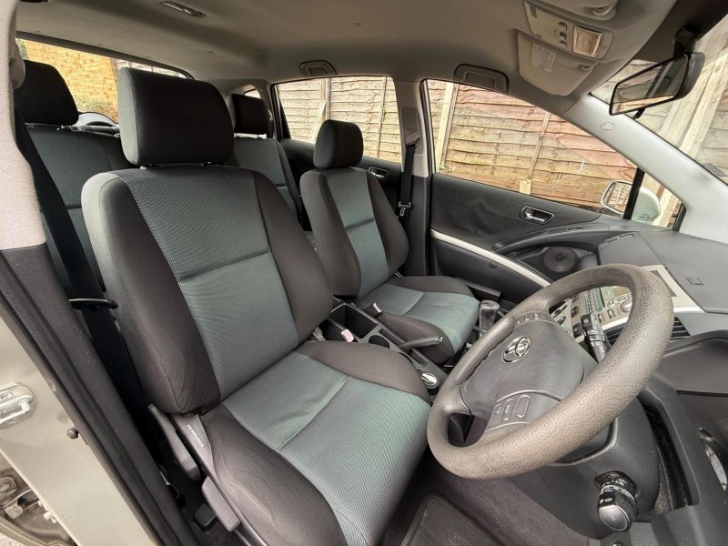 TOYOTA COROLLA VERSO