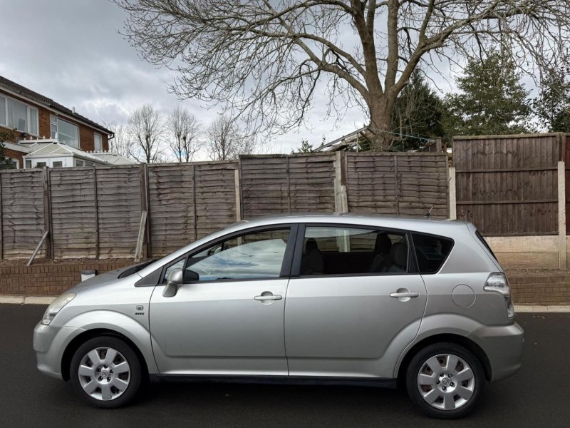 TOYOTA COROLLA VERSO