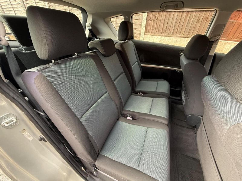 TOYOTA COROLLA VERSO