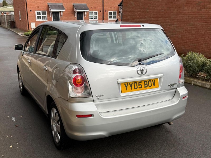 TOYOTA COROLLA VERSO