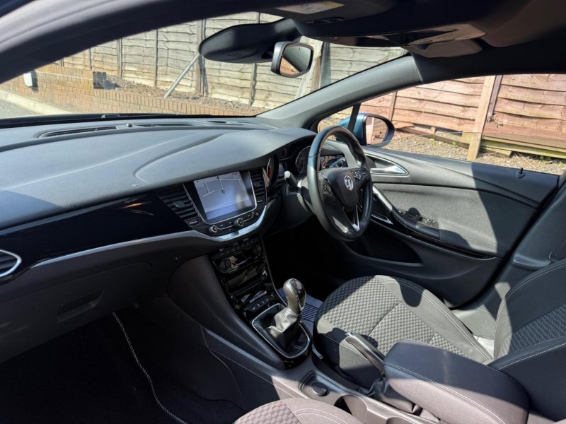 VAUXHALL ASTRA
