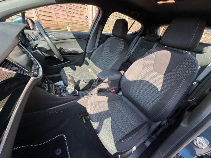 VAUXHALL ASTRA