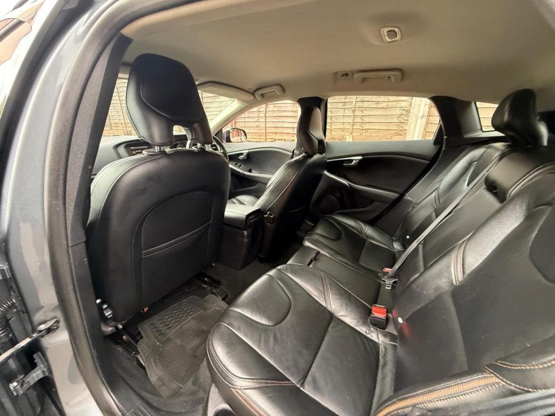 VOLVO V40 CROSS COUNTRY