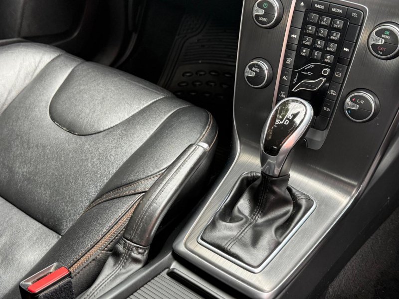 VOLVO V40 CROSS COUNTRY