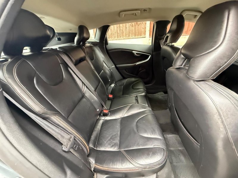 VOLVO V40 CROSS COUNTRY