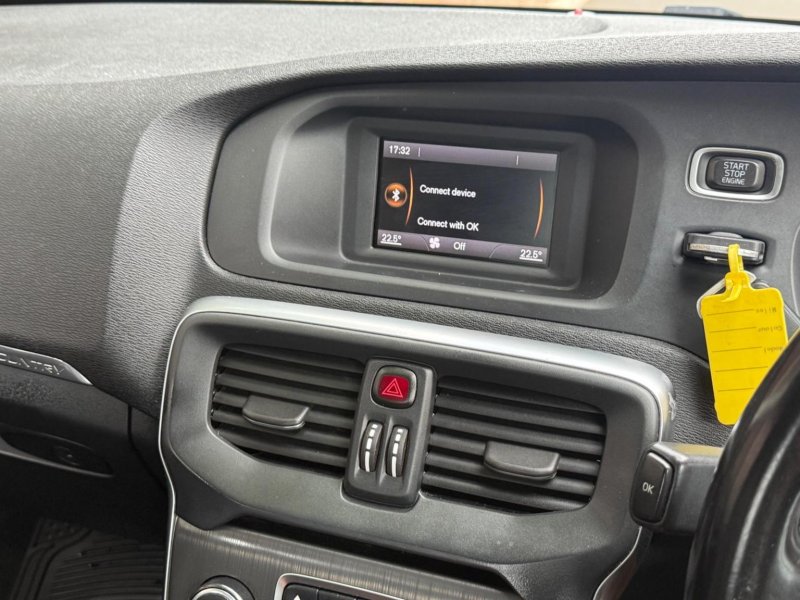 VOLVO V40 CROSS COUNTRY