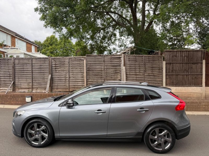 VOLVO V40 CROSS COUNTRY