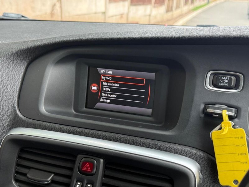 VOLVO V40 CROSS COUNTRY