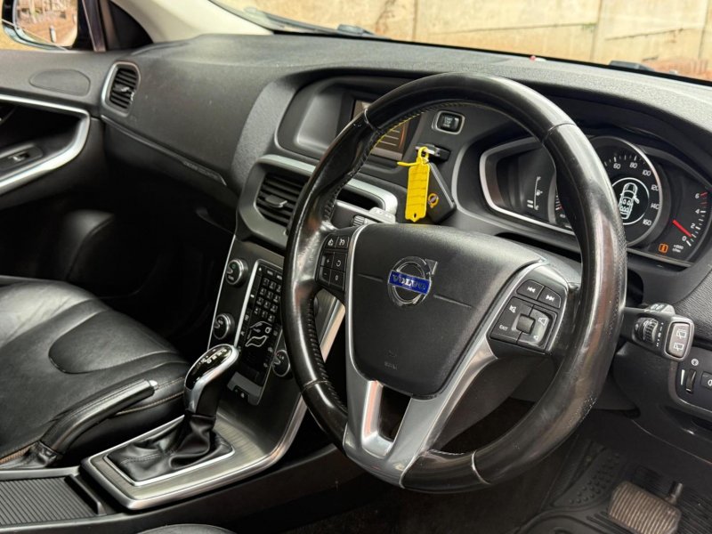 VOLVO V40 CROSS COUNTRY