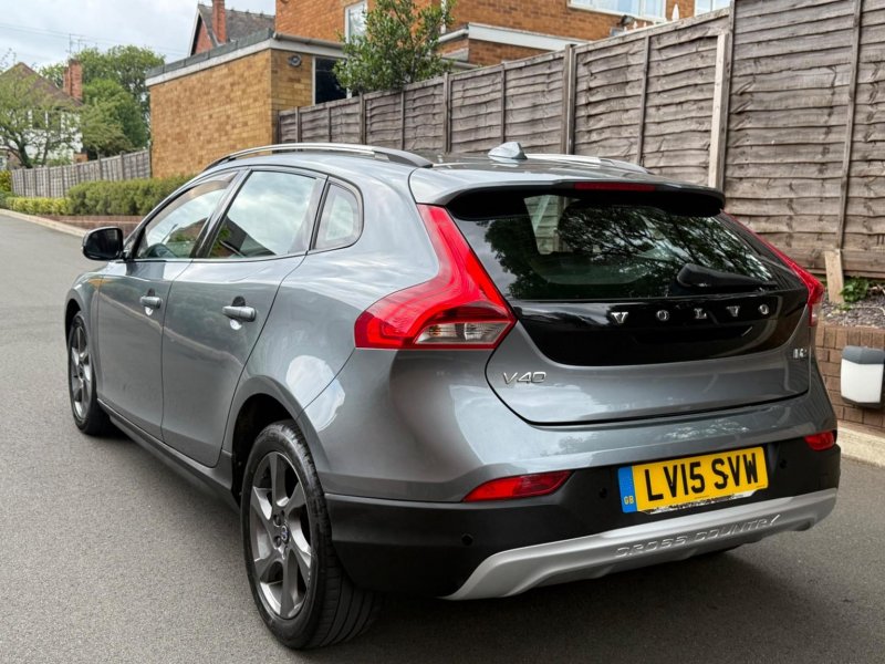 VOLVO V40 CROSS COUNTRY