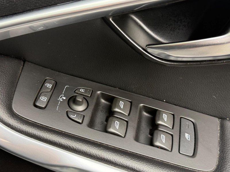 VOLVO V40 CROSS COUNTRY