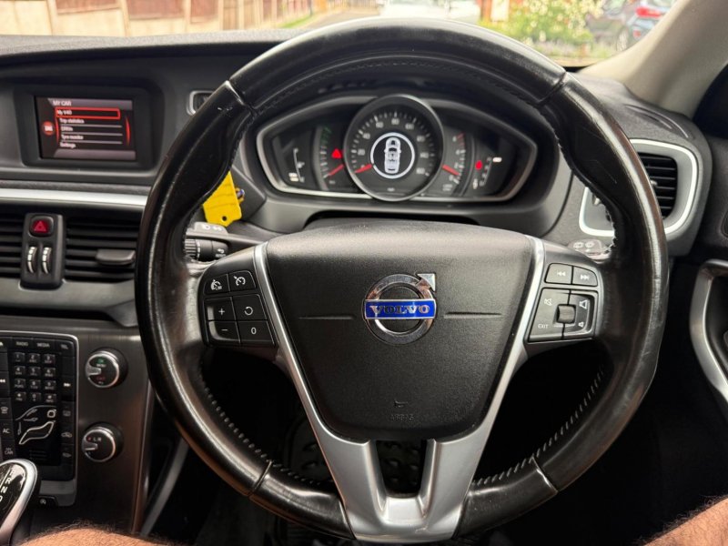 VOLVO V40 CROSS COUNTRY