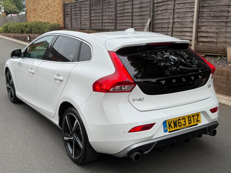 VOLVO V40
