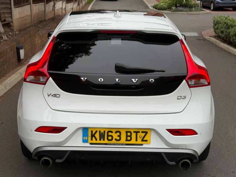 VOLVO V40