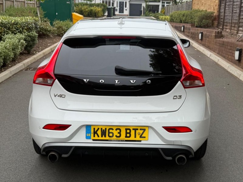 VOLVO V40