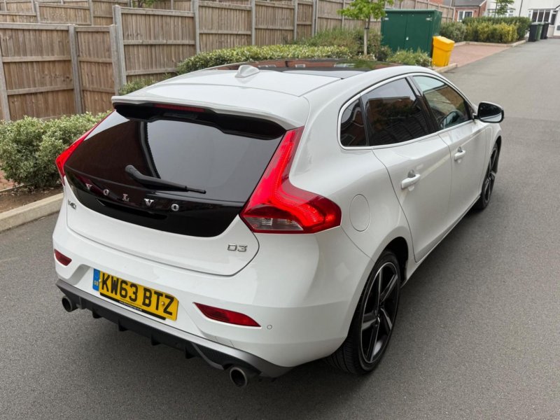VOLVO V40
