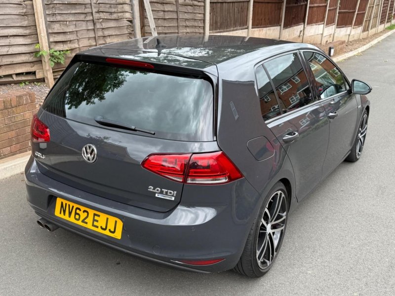 VOLKSWAGEN GOLF