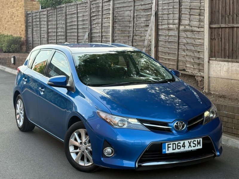TOYOTA AURIS